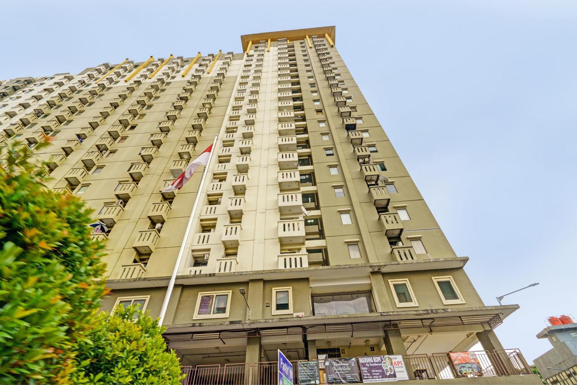 Oyo Life 93120 Apartement Gateway Cicadas By Sarana Cipta Mahakarya Bandung Exterior photo