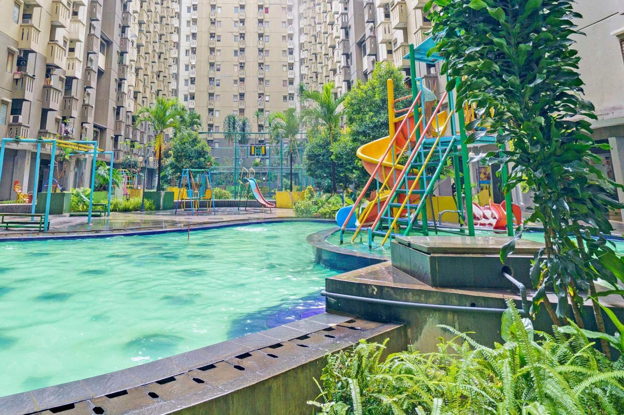 Oyo Life 93120 Apartement Gateway Cicadas By Sarana Cipta Mahakarya Bandung Exterior photo